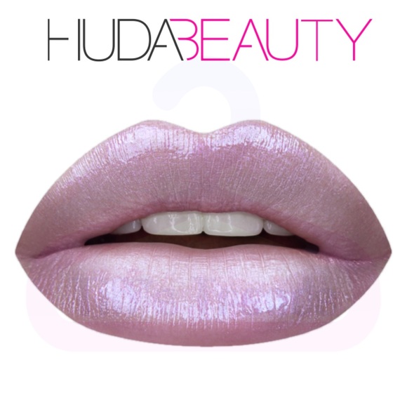 HUDA BEAUTY Other - Huda Beauty•Lip Strobe in Enchanting